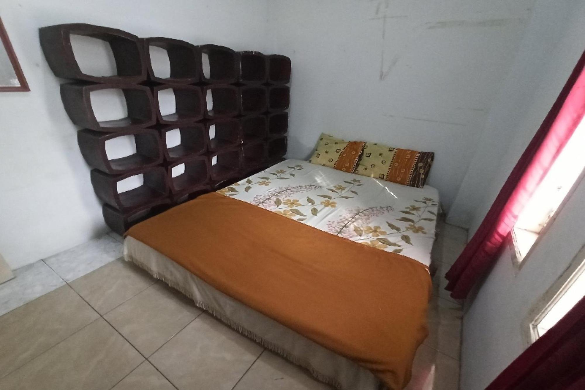Oyo Life 91339 Pondok Kost Aulia Syariah Garut Exterior foto